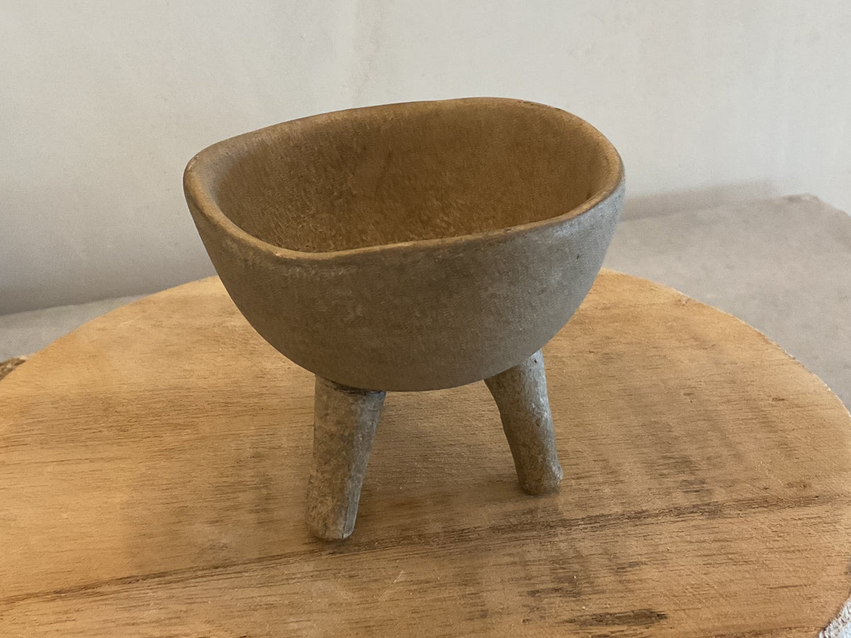 Organic Pebble Tripod bowl