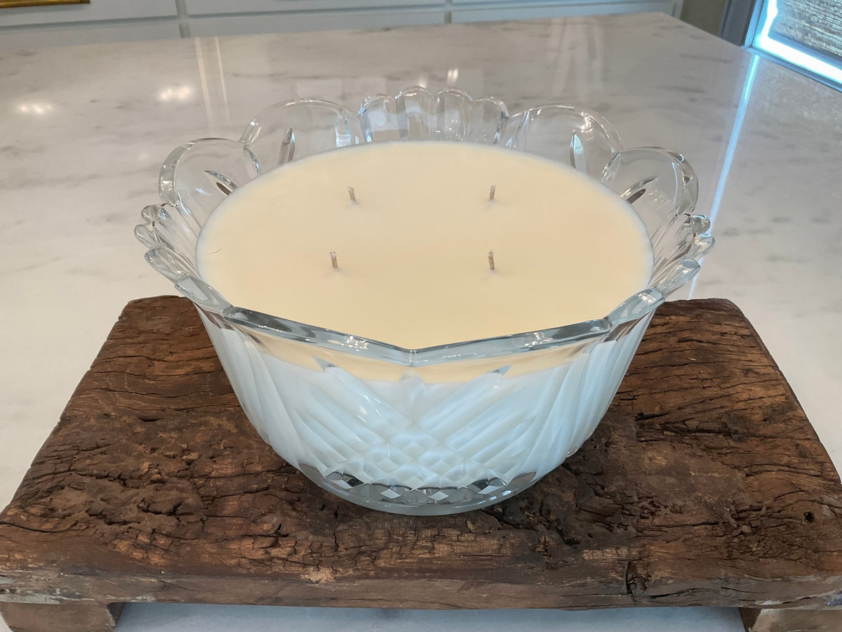 Large crystal candle with scalloped top