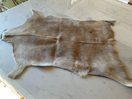 Hide table topper