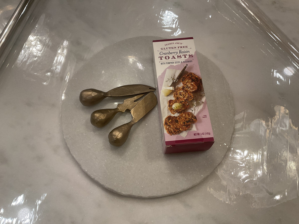 Marble cheese plate with knife set and crackers