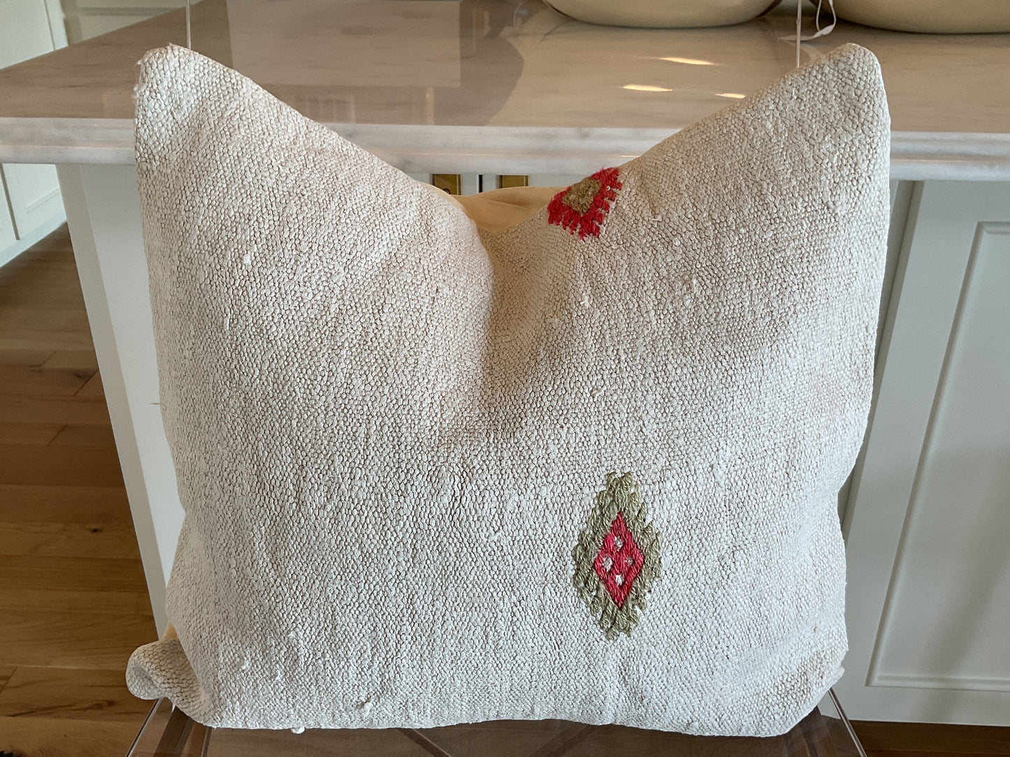 Round Top pillows size 18x18