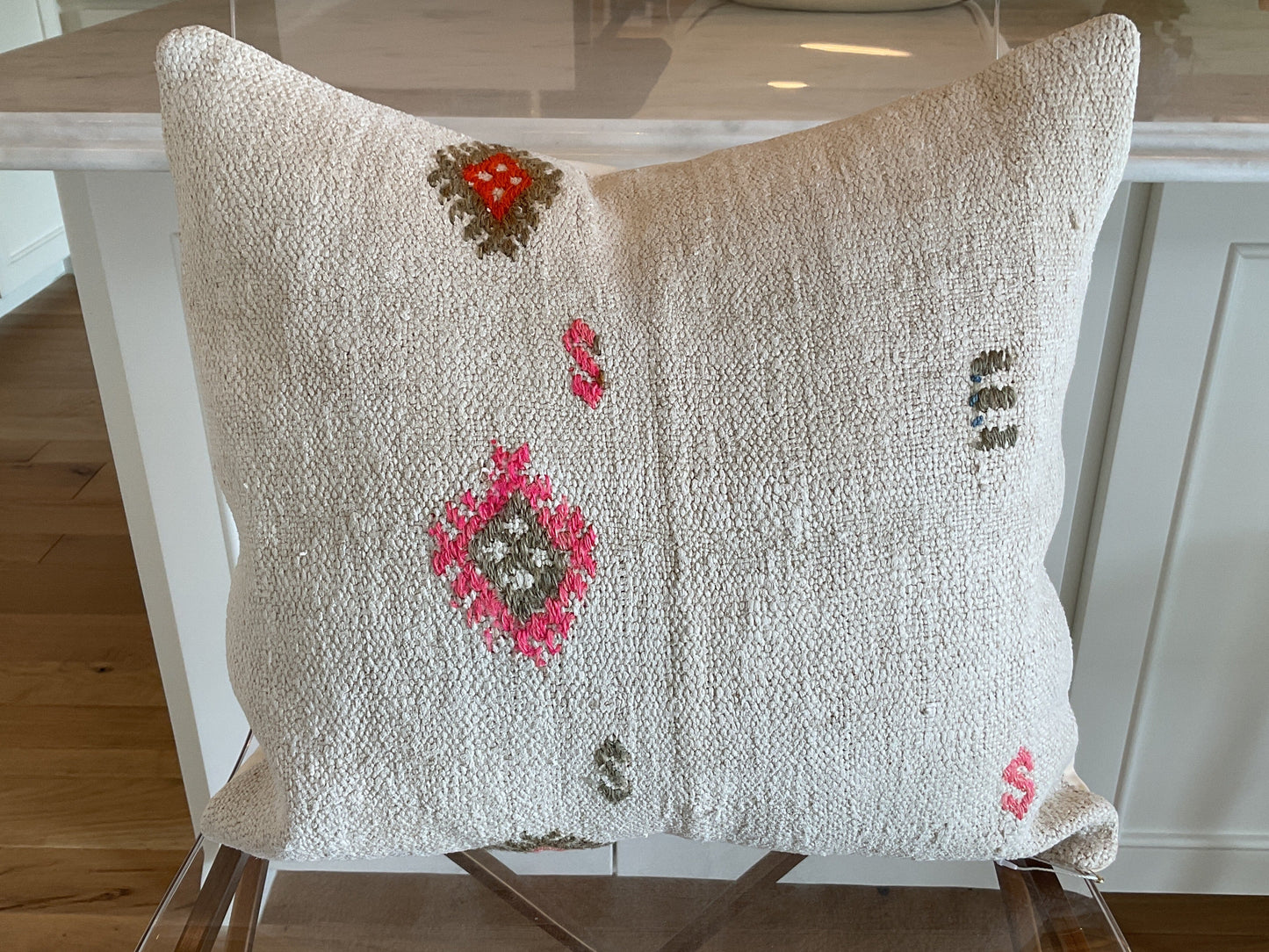 Round Top pillows size 18x18