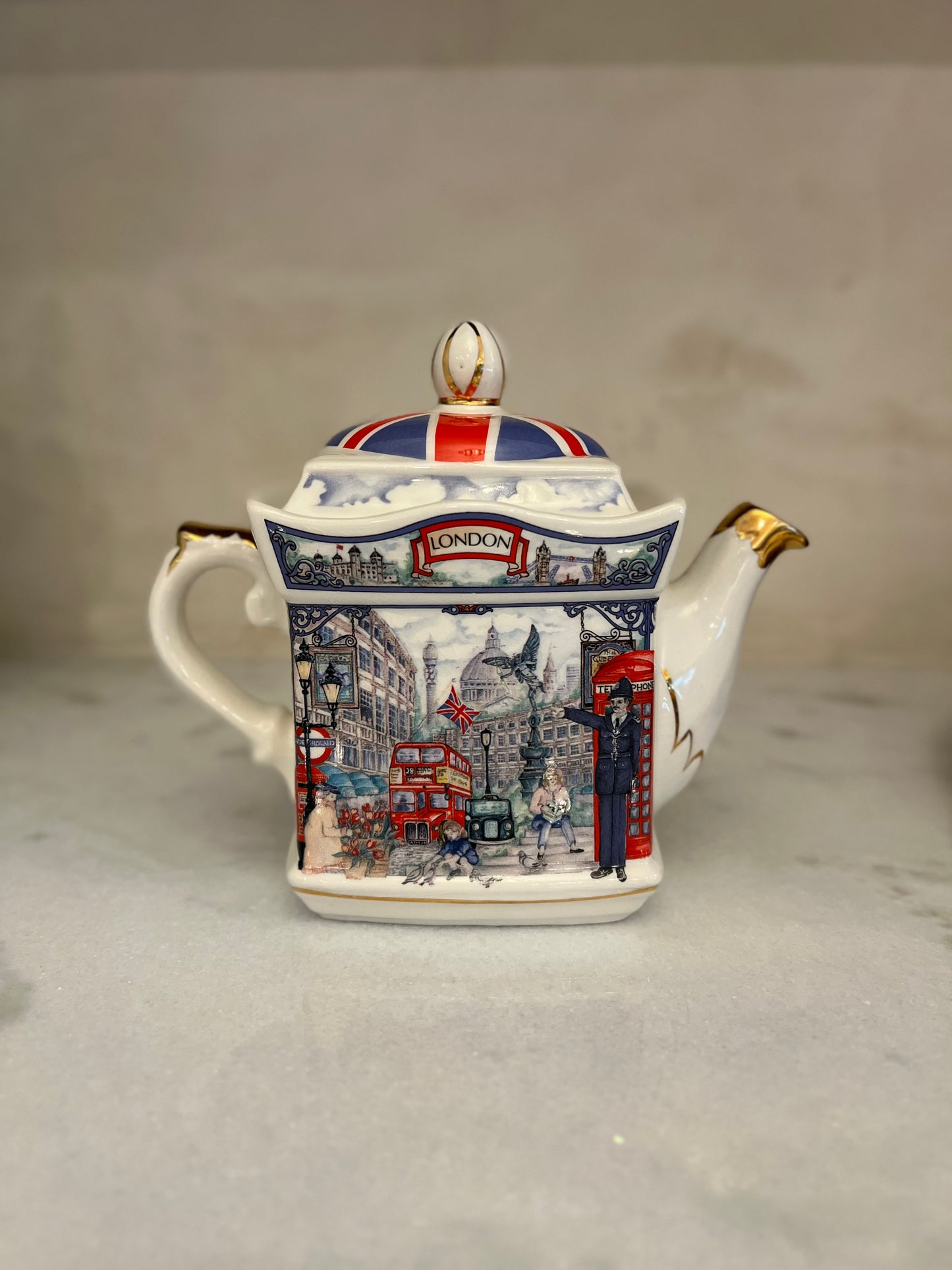 Vintage London Tea Pot Candle