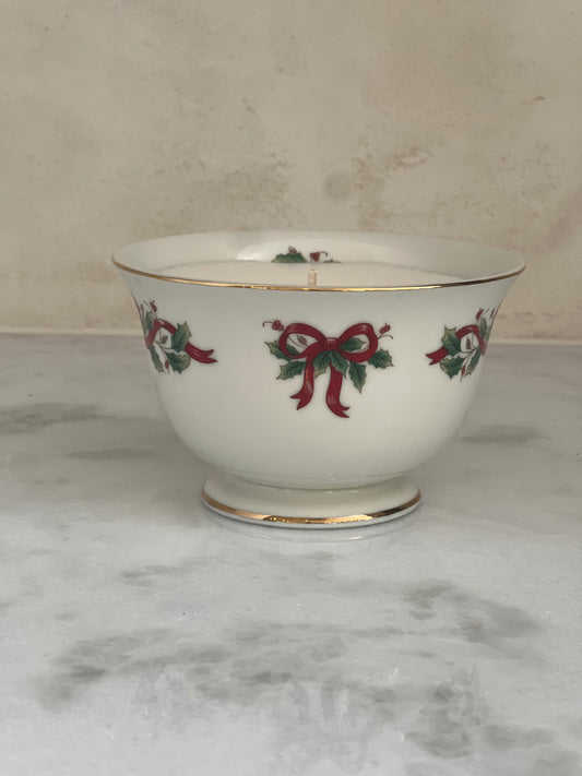 Vintage Footed Holly Bowl Candle